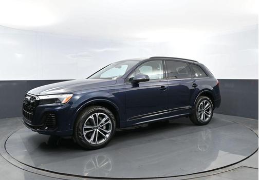 Waitomo Blue Metallic 2026 Audi Q7 45 Premium