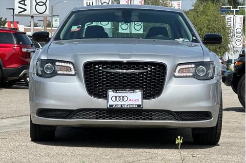2022 Chrysler 300 Touring
