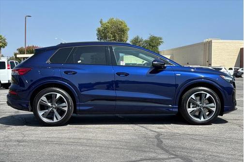 2025 Audi Q4 e-tron Premium 55 quattro