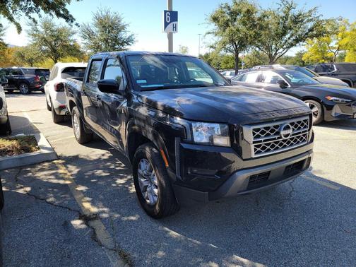 Super Black 2023 Nissan Frontier SV