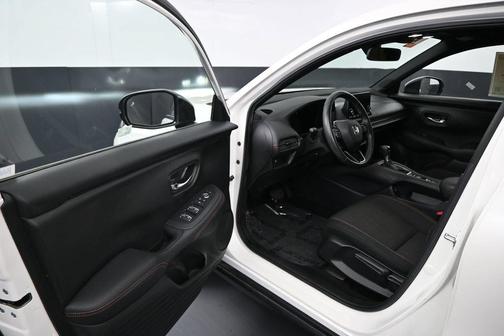 White 2024 Honda HR-V Sport