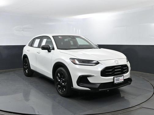 White 2024 Honda HR-V Sport