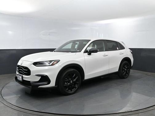 White 2024 Honda HR-V Sport