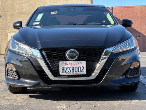 Super Black Clearcoat 2022 Nissan Altima 2.5 SV