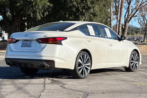2022 Nissan Altima SR FWD