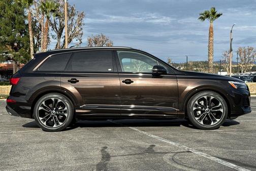 2026 Audi Q7 55 Premium Plus
