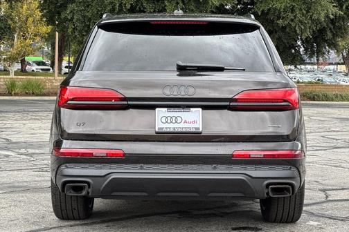 2026 Audi Q7 55 Premium Plus