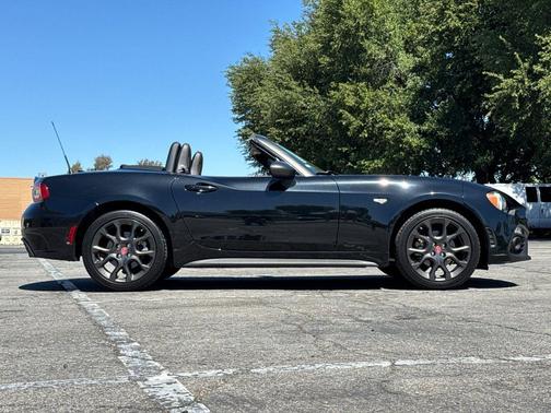 Forte Black Metallic 2018 FIAT 124 Spider Base