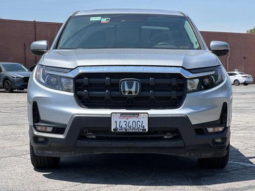 Crystal Black Pearl 2025 Honda Ridgeline RTL