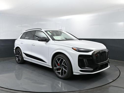 Glacier White 2027 Audi SQ6 e-tron Premium Plus quattro