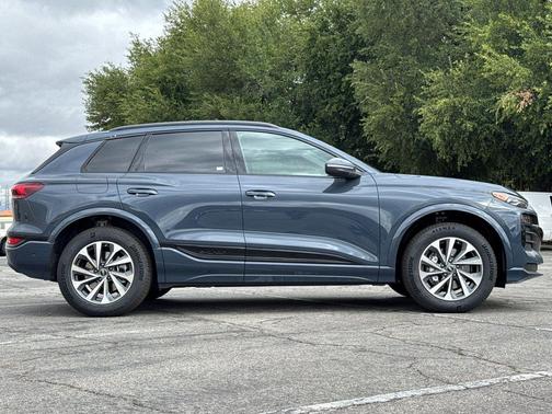 Blue Metallic 2027 Audi Q6 e-tron Premium