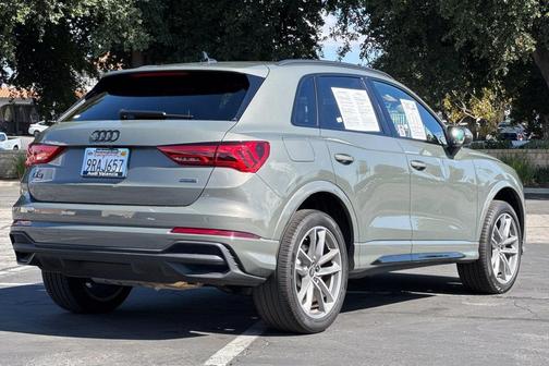 2025 Audi Q3 Premium 45 TFSI S line quattro Tiptronic