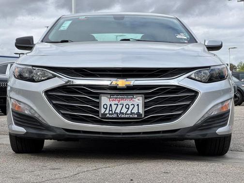 Silver Ice Metallic 2022 Chevrolet Malibu FWD LT