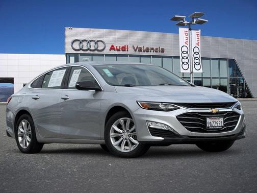 Silver Ice Metallic 2022 Chevrolet Malibu FWD LT