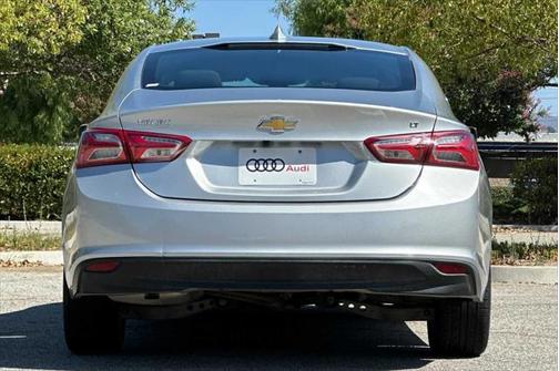 Silver Ice Metallic 2022 Chevrolet Malibu FWD LT