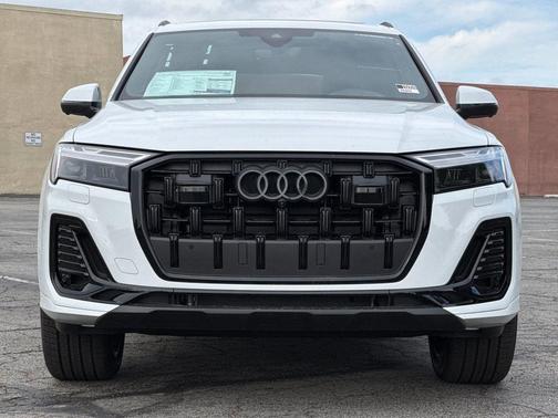 Glacier White 2026 Audi Q7 45 Premium Plus