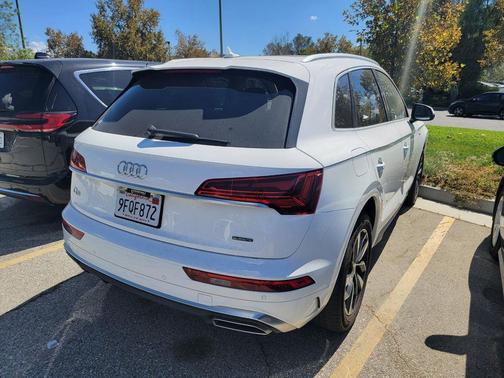 Ibis White 2023 Audi Q5 45 S line Premium