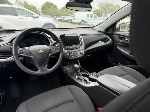 Sterling Gray Metallic 2024 Chevrolet Malibu FWD 1LT