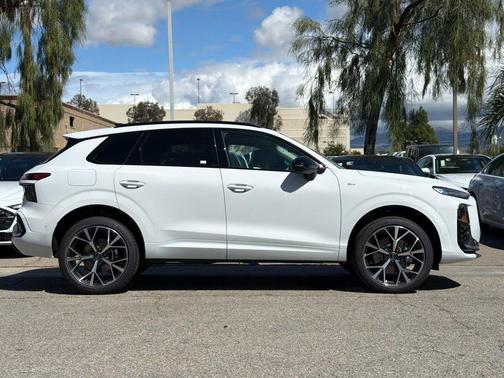 Glacier White Metallic 2026 Audi Q3 TFSI quattro S tronic