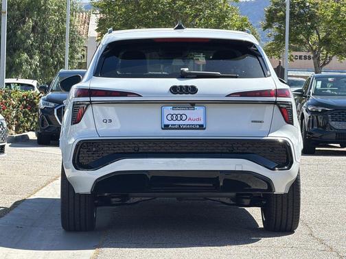 Glacier White Metallic 2026 Audi Q3 TFSI quattro S tronic