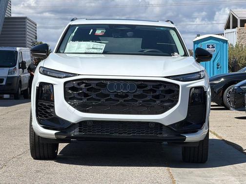 Glacier White Metallic 2026 Audi Q3 TFSI quattro S tronic