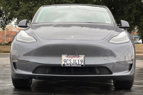 2022 Tesla Model Y Long Range Dual Motor All-Wheel Drive