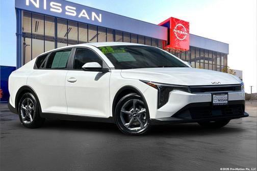 Snow White Pearl 2025 Kia K4 LXS