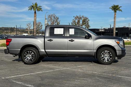Gun Metallic 2024 Nissan Titan SV