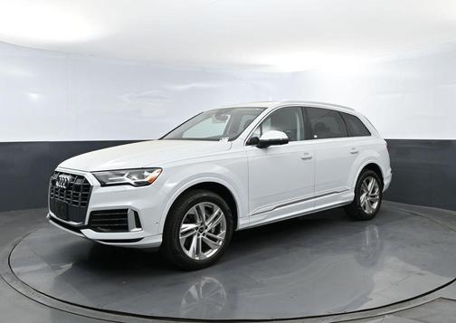 Glacier White Metallic 2022 Audi Q7 55 Premium Plus