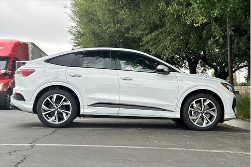 2025 Audi Q4 e-tron Sportback Premium Plus 55 quattro