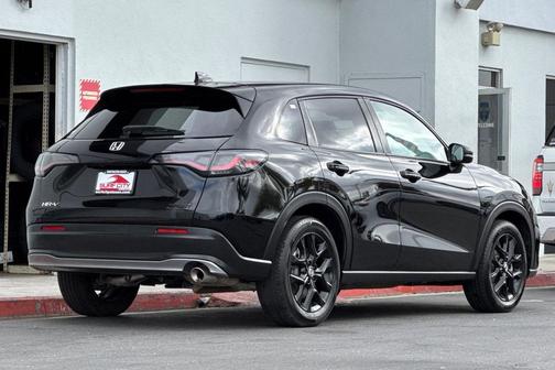 Crystal Black Pearl 2025 Honda HR-V AWD Sport