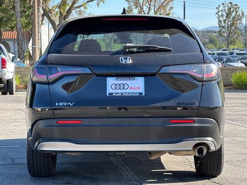 Crystal Black Pearl 2025 Honda HR-V AWD Sport