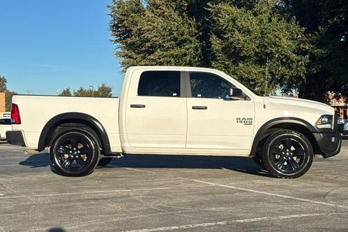 2024 RAM 1500 Classic Warlock Crew Cab 4x2 5'7' Box