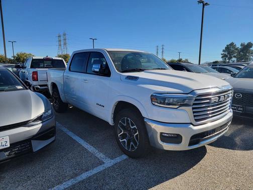 Bright White Clearcoat 2025 RAM 1500 Laramie