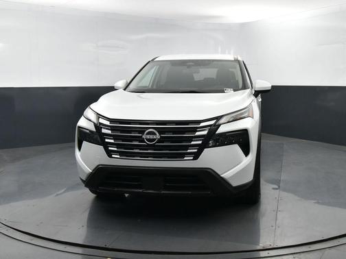 White Pearl 2024 Nissan Rogue SV
