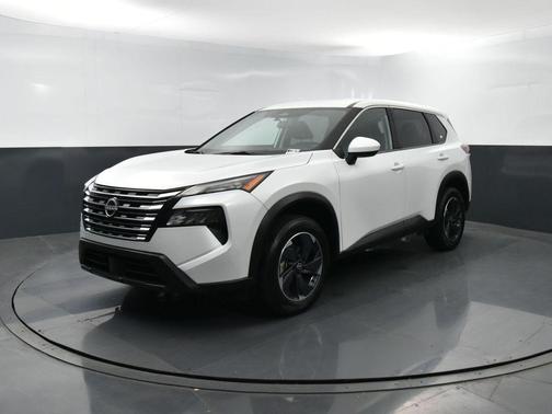 White Pearl 2024 Nissan Rogue SV
