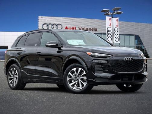 Mythos Black Metallic 2027 Audi Q6 e-tron Premium