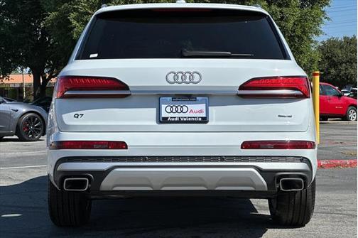 2025 Audi Q7 55 Premium
