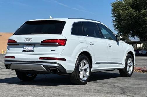 2025 Audi Q7 55 Premium