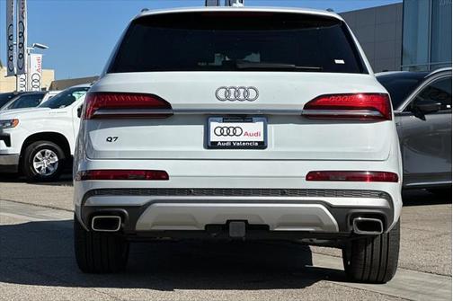 2025 Audi Q7 55 Premium Plus