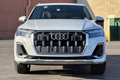 2025 Audi Q7 45 Premium