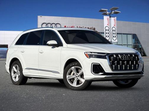 Carrara White 2025 Audi Q7 55 Premium