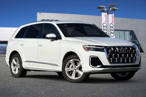2025 Audi Q7 55 Premium