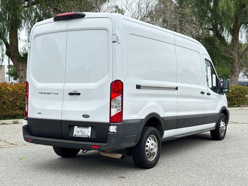 Oxford White 2023 Ford Transit-250 Base