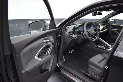 Mythos Black Metallic 2026 Audi SQ5 3.0T Premium Plus