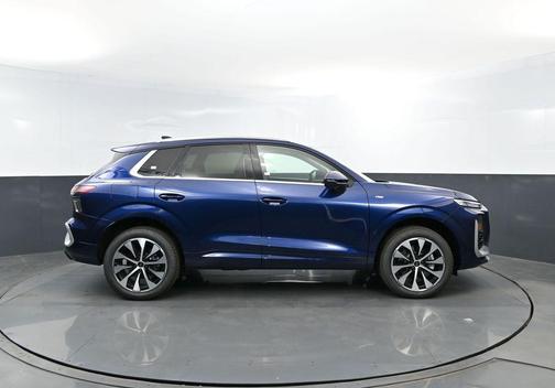 Navarra Blue Metallic 2026 Audi Q3 TFSI quattro S tronic