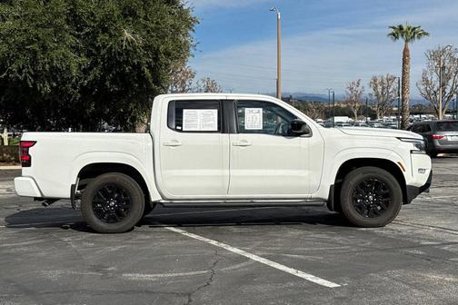 2023 Nissan Frontier SV