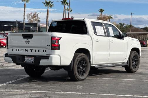 2023 Nissan Frontier SV