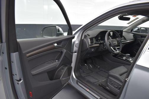 Florett Silver Metallic 2025 Audi Q5 45 S line Premium Plus