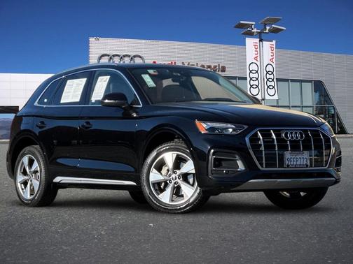 Brilliant Black 2023 Audi Q5 40 Premium